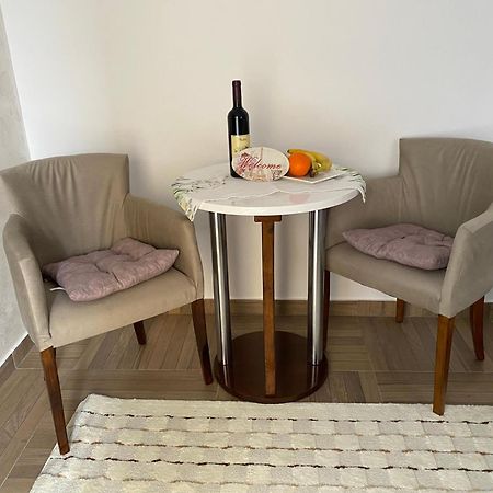 Apartmani Emily & Jully Nikšić 外观 照片