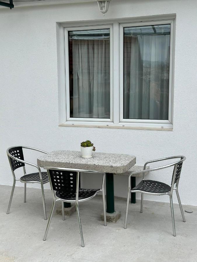 Apartmani Emily & Jully Nikšić 外观 照片