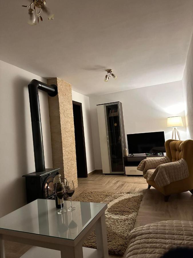 Apartmani Emily & Jully Nikšić 外观 照片