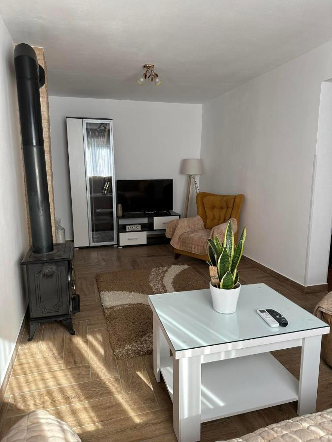Apartmani Emily & Jully Nikšić 外观 照片