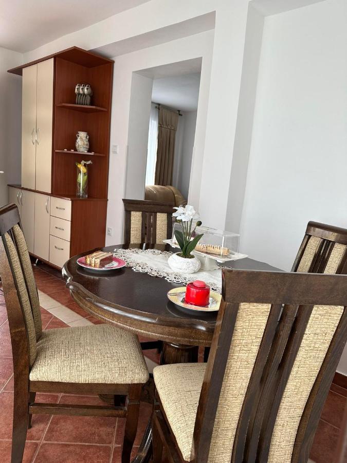 Apartmani Emily & Jully Nikšić 外观 照片