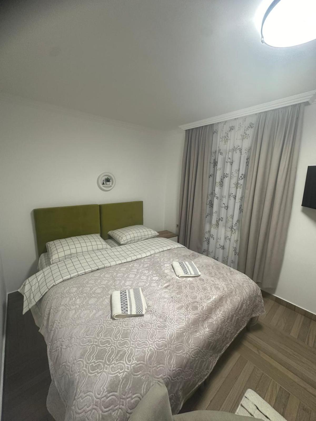 Apartmani Emily & Jully Nikšić 外观 照片