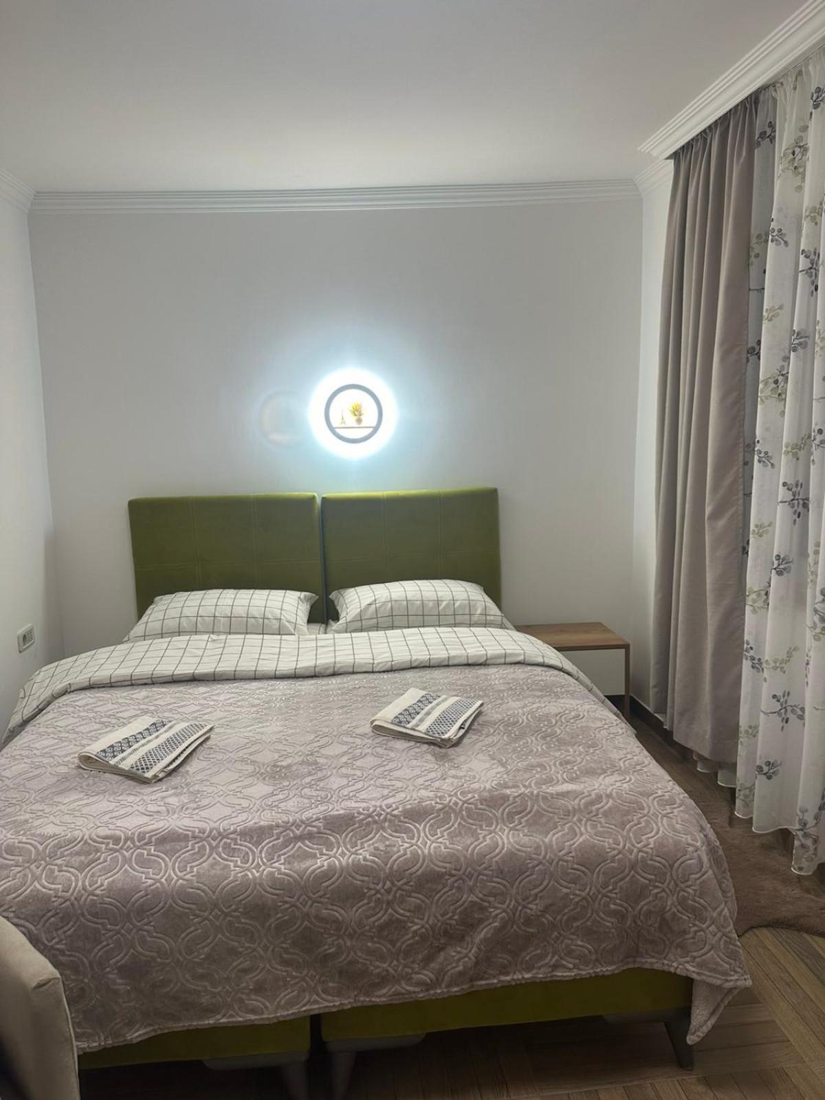 Apartmani Emily & Jully Nikšić 外观 照片