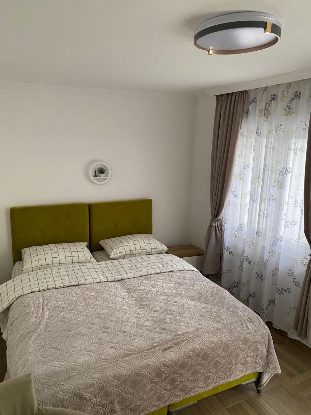 Apartmani Emily & Jully Nikšić 外观 照片