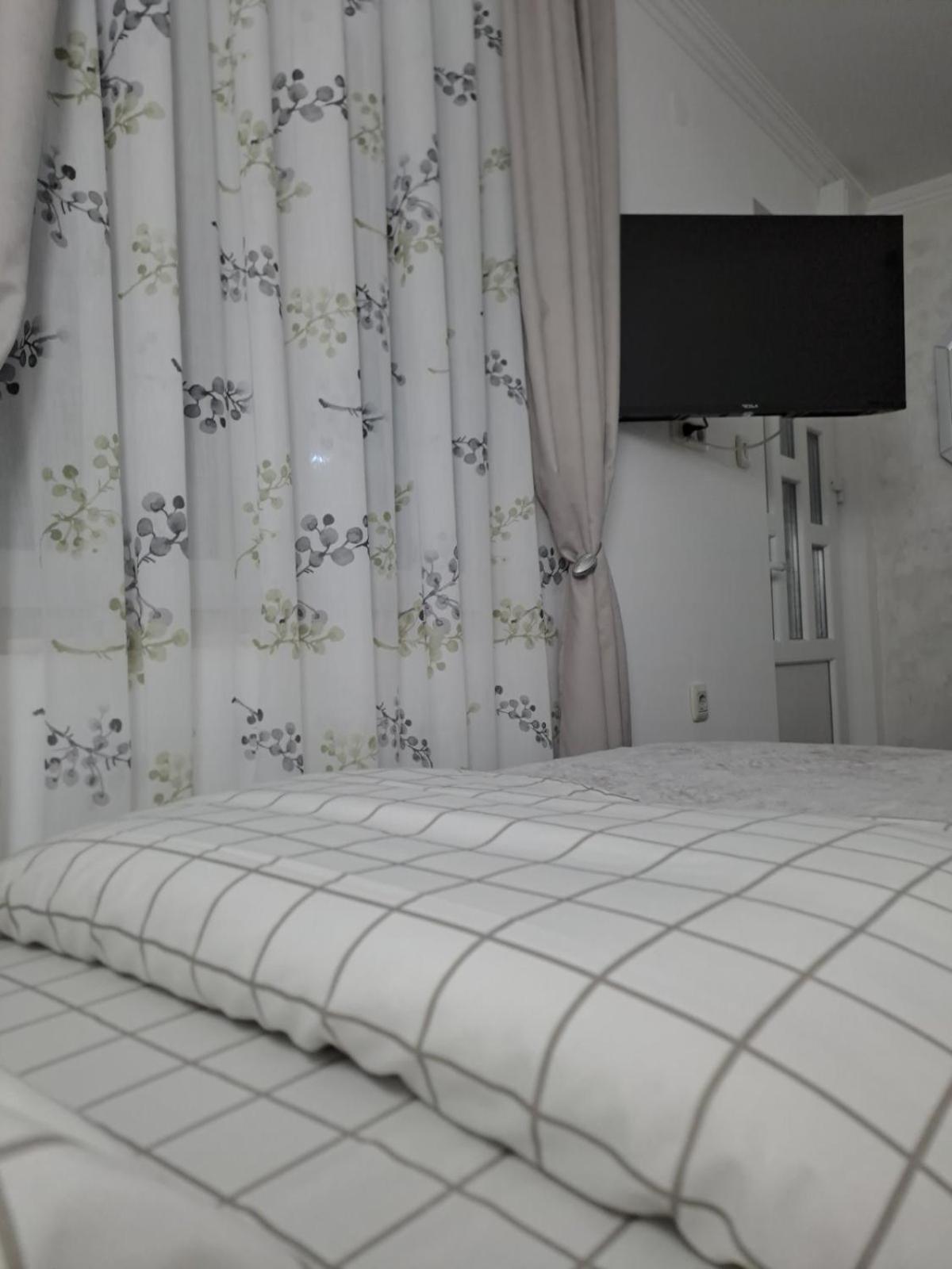 Apartmani Emily & Jully Nikšić 外观 照片