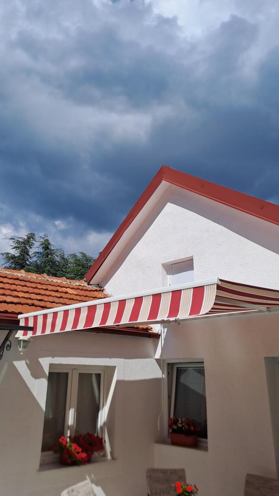 Apartmani Emily & Jully Nikšić 客房 照片